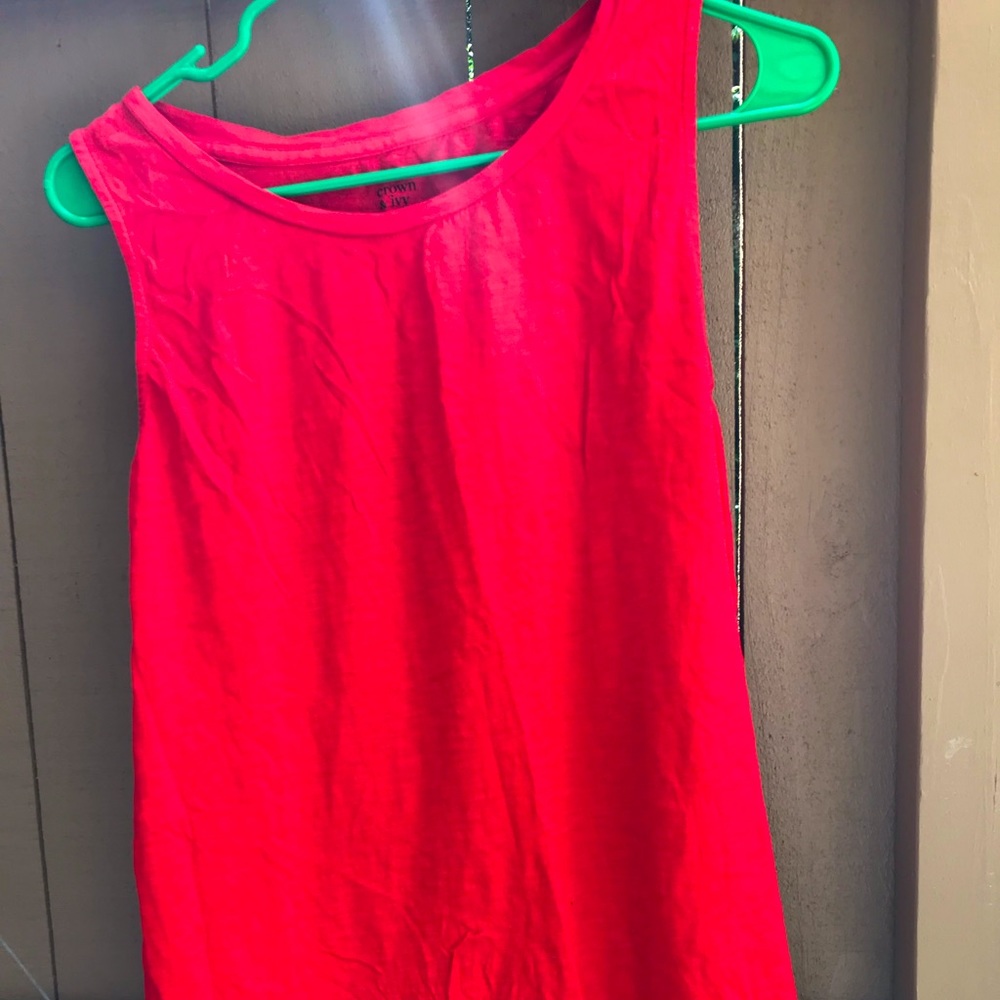 CROWN AND IVY ORANGE SLEEVELESS SHIRT